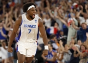 B体育体育新闻-波兰新秀初登NBA赛场为球队点燃希望的简单介绍