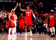 B体育体育新闻-爵士击败篮网，掘金逆袭勇士，悬念重重的简单介绍