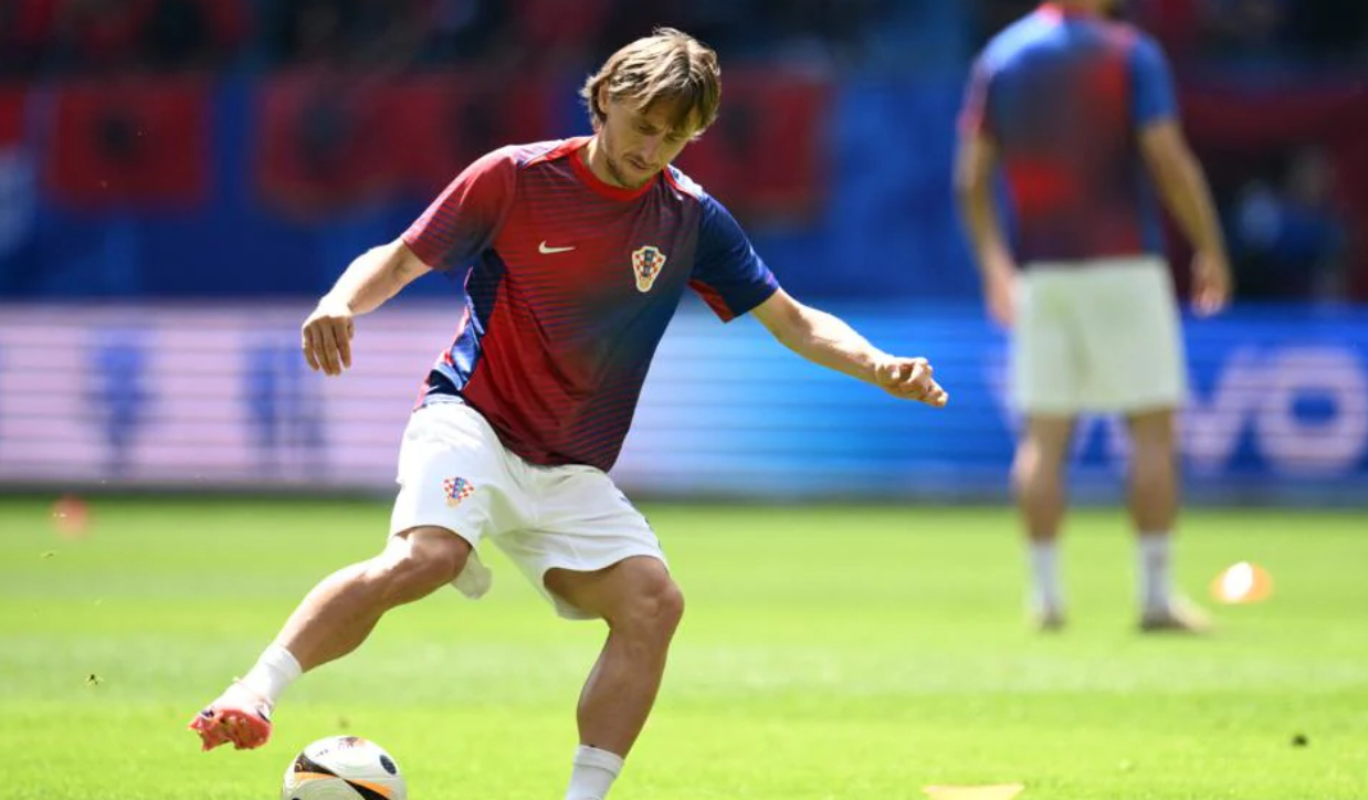 阿尔巴尼亚国家队在比赛中逐渐走强 阿尔巴尼亚国家队在比赛中逐渐走强