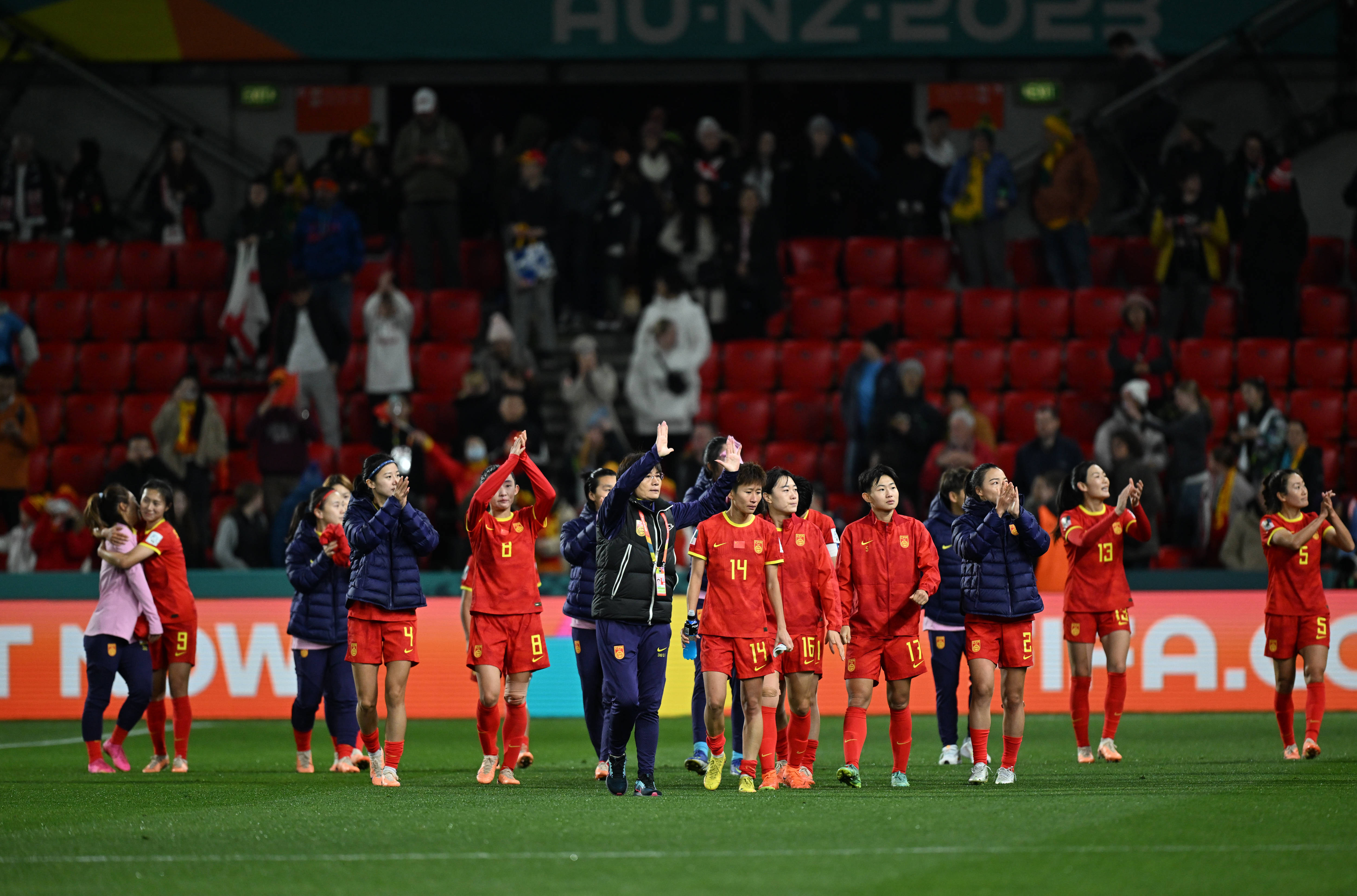 中国女足在比赛中势不可挡,震撼对手 中国女足在比赛中势不可挡,震撼对手