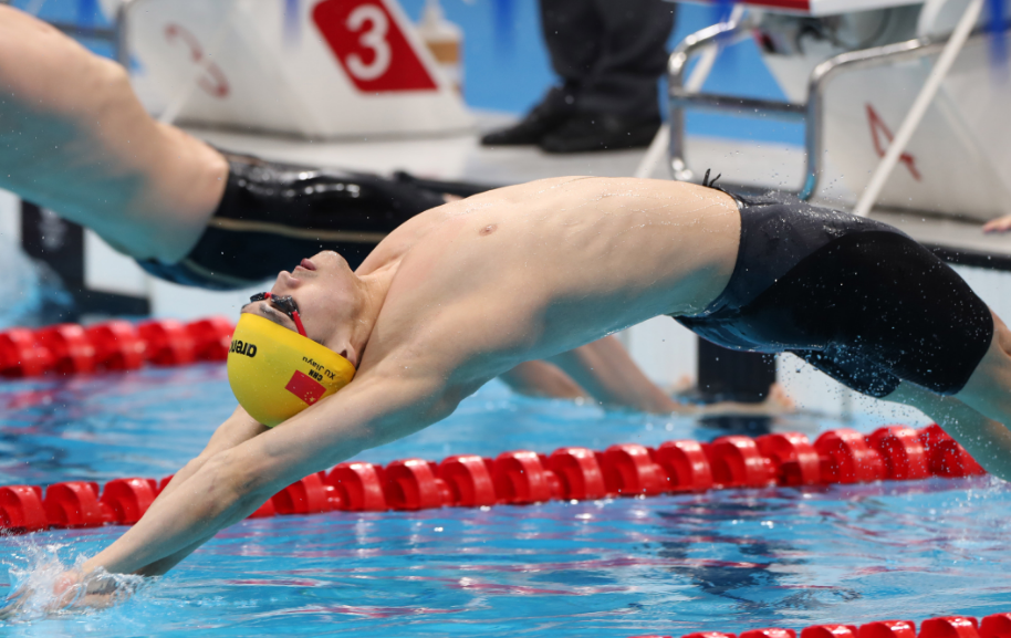 俄罗斯选手勇夺银牌，表现强劲