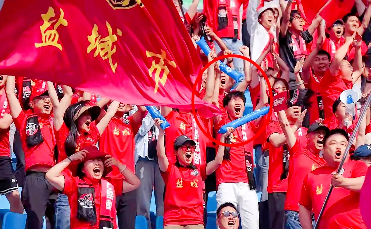 包含世界各地球迷为重要联赛呈现热情支持的词条 包含世界各地球迷为重要联赛呈现热情支持的词条