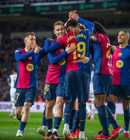 包含巴萨双核出击，欧冠竞逐最强球队的词条