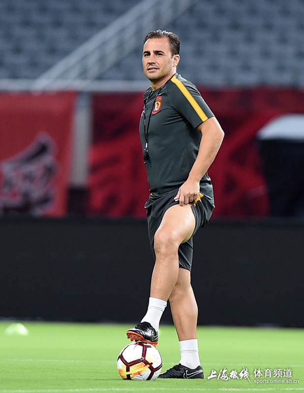 维根山队士气高昂,备战艰难之战 维根山队士气高昂,备战艰难之战