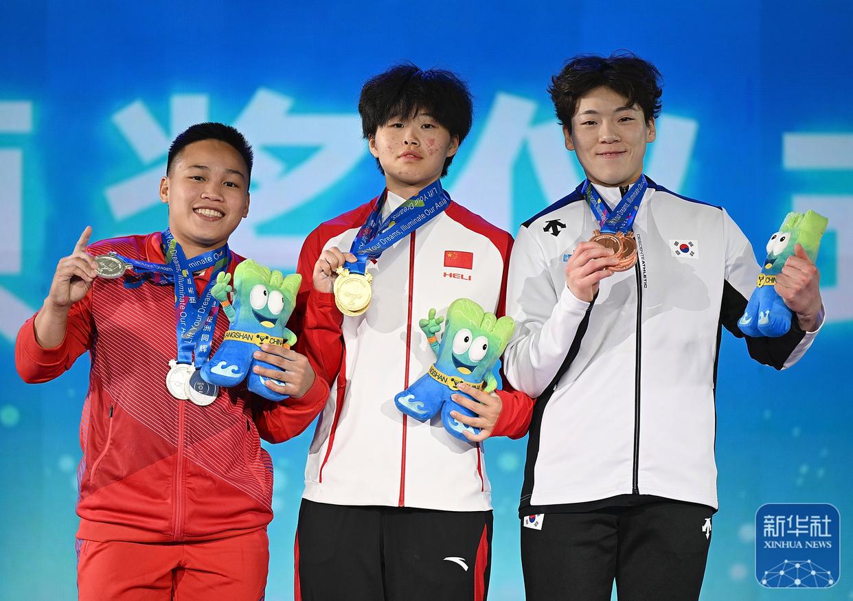 关于美属萨摩亚代表团在举重比赛中惊艳亮相的信息