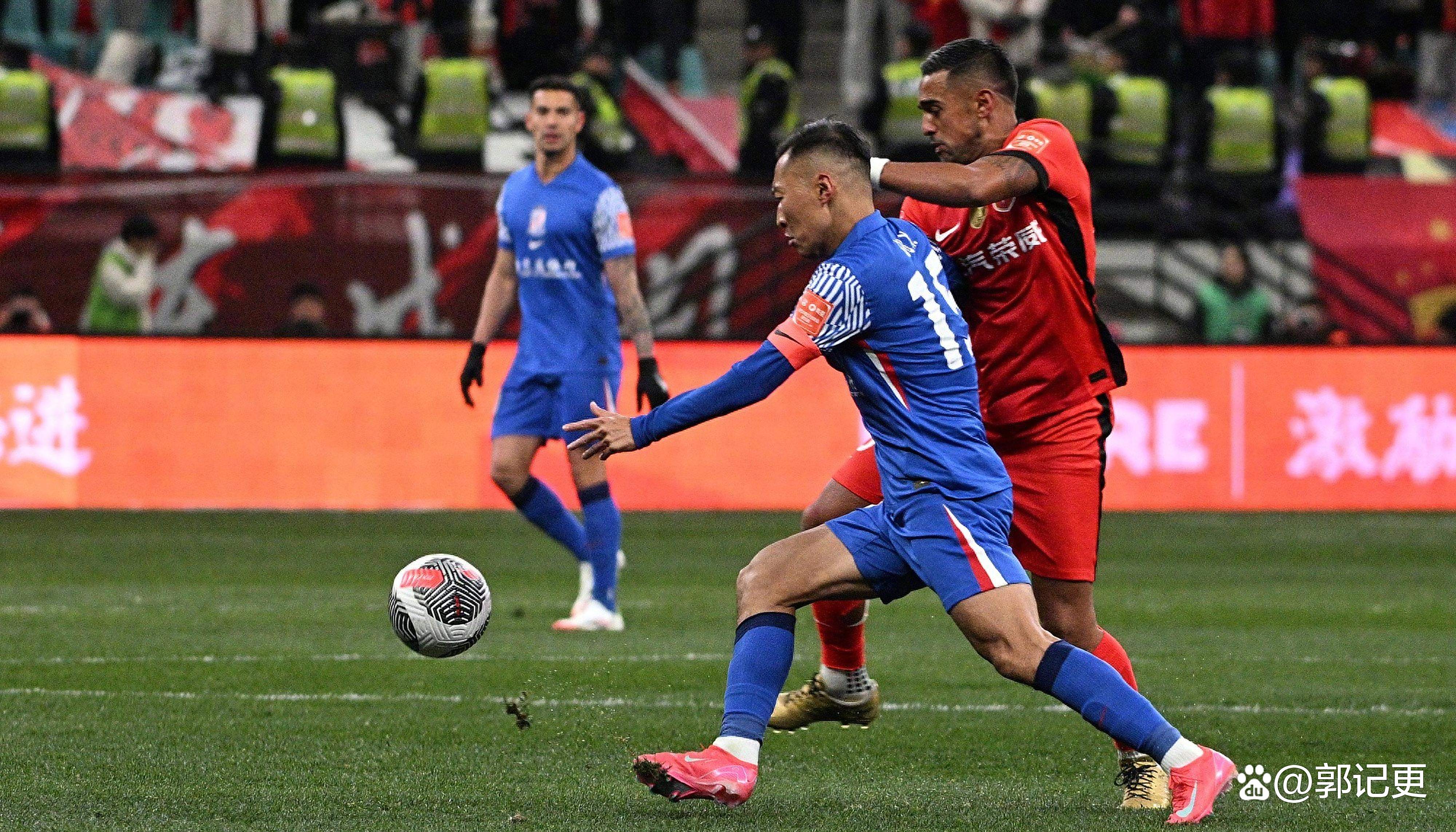 外援发挥关键作用，助球队成功击败对手的简单介绍