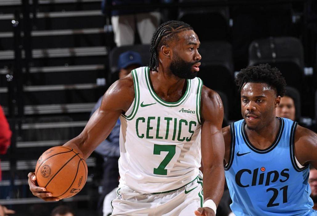 快船憾负凯尔特人,需全队努力 快船憾负凯尔特人,需全队努力