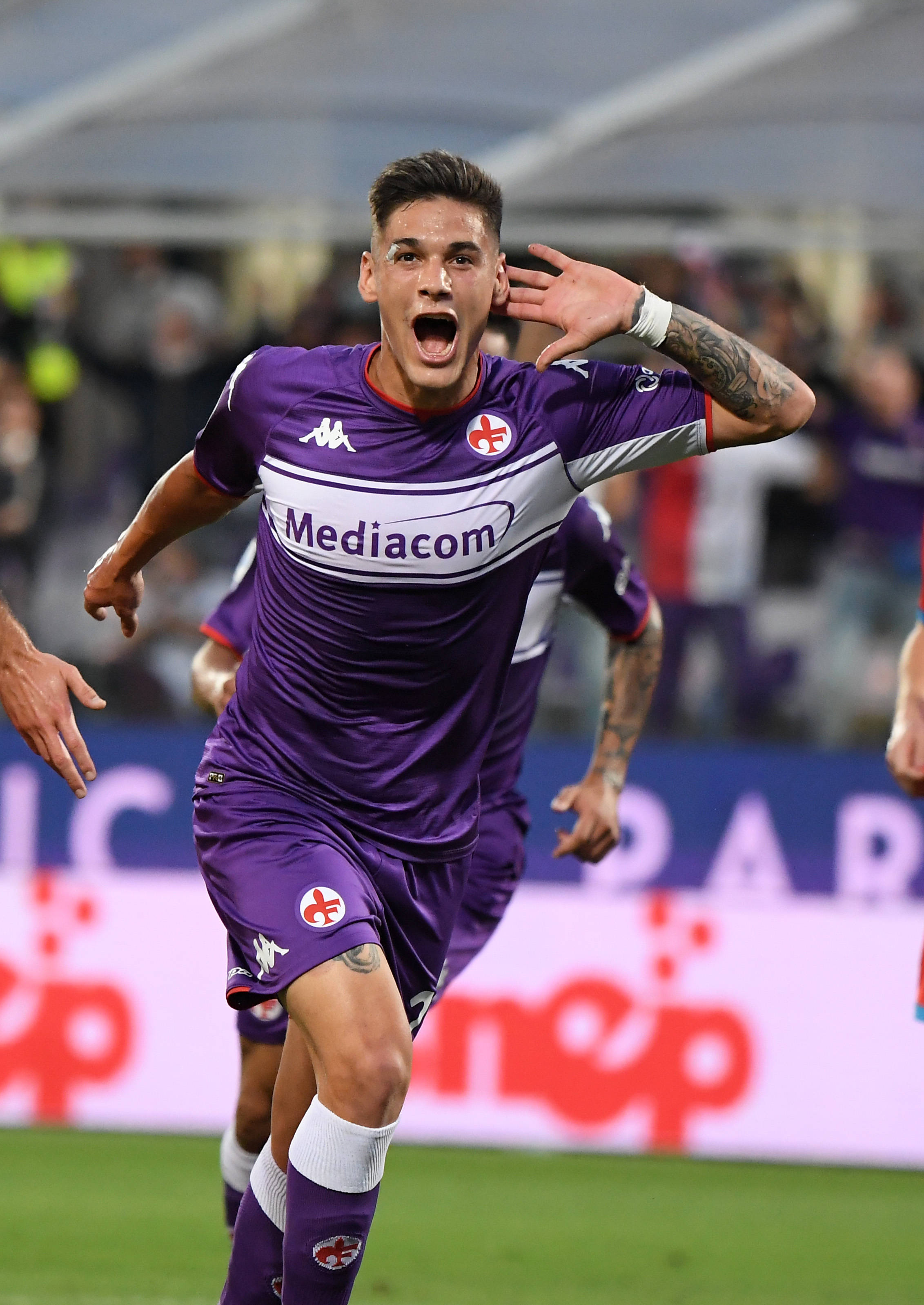 包含热那亚队长送出关键助攻,帮助球队取得胜利的词条 包含热那亚队长送出关键助攻,帮助球队取得胜利的词条